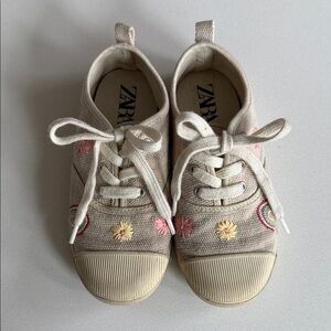 Zara Kids Tan Floral Embroidered Sneakers